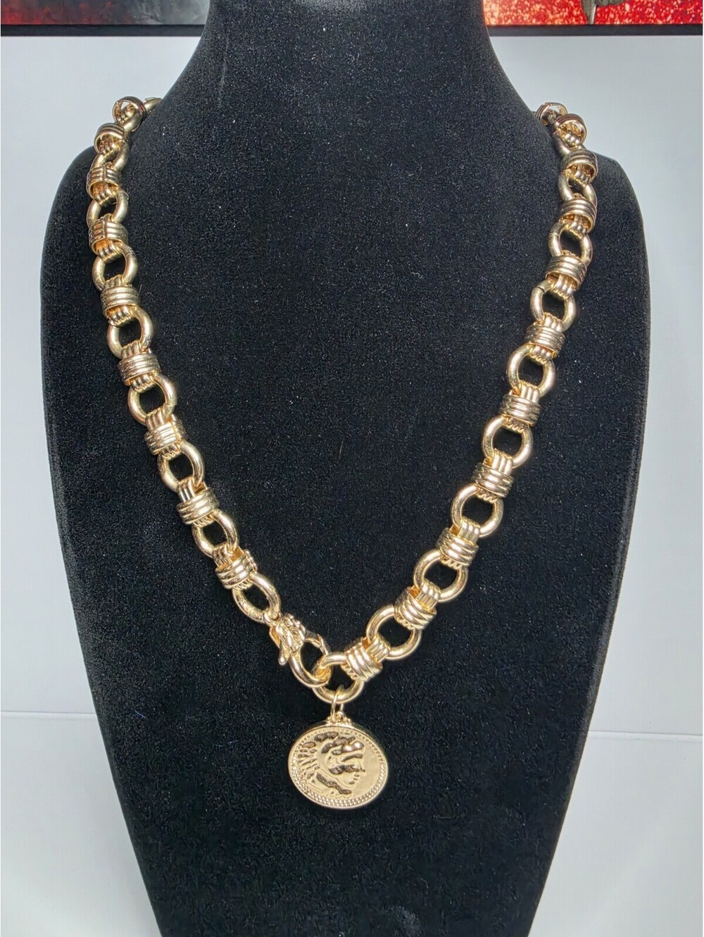 VTG Chunky Gold Tone Chain Link Necklace Roman Greek Medallion Coin Pendant 42"